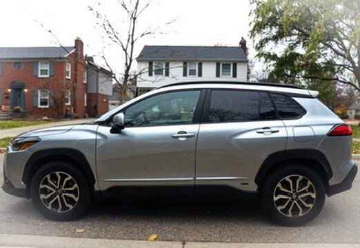 2023 Toyota Corolla Cross Hybrid SE