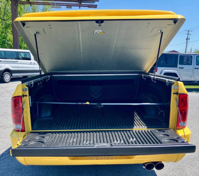 2005 Dodge Ram 1500 SRT-10