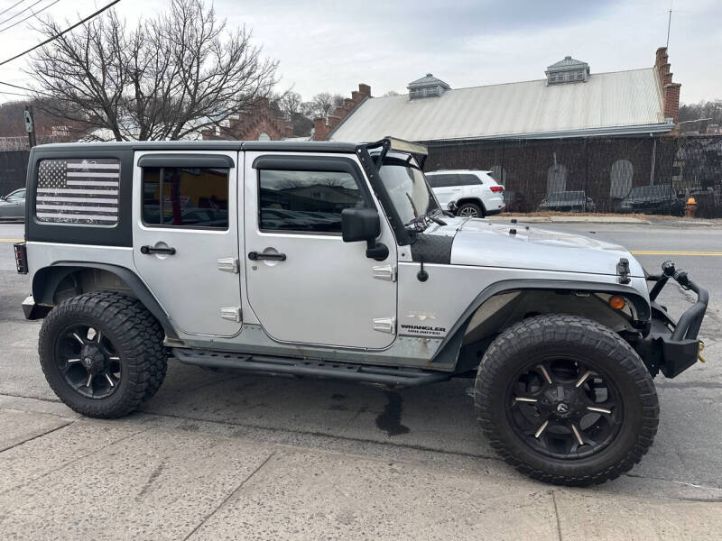 2012 Jeep Wrangler Unlimited Sahara's photo