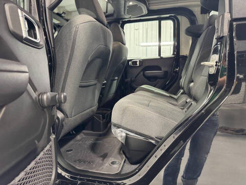 2024 Jeep Gladiator Sport