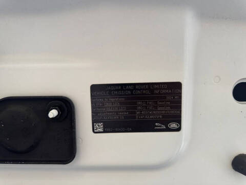 2024 Land Rover Defender 130 P400 X-Dynamic SE