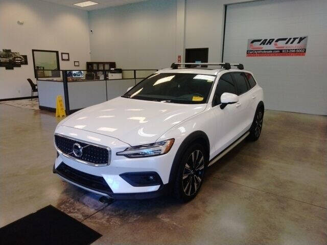 2021 Volvo V60 Cross Country for sale in Shawnee, KS