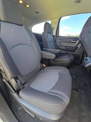 2017 Chevrolet Traverse LT