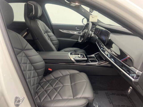 2025 BMW 7 Series 740i xDrive
