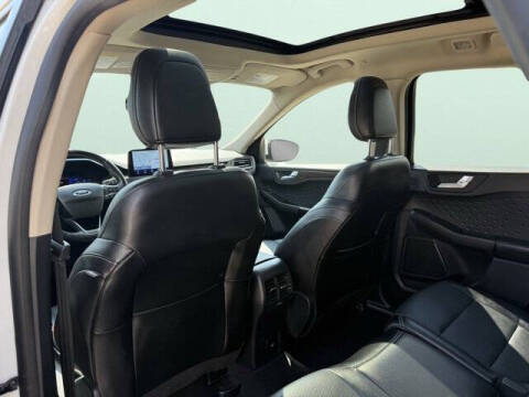 2020 Ford Escape Hybrid Titanium