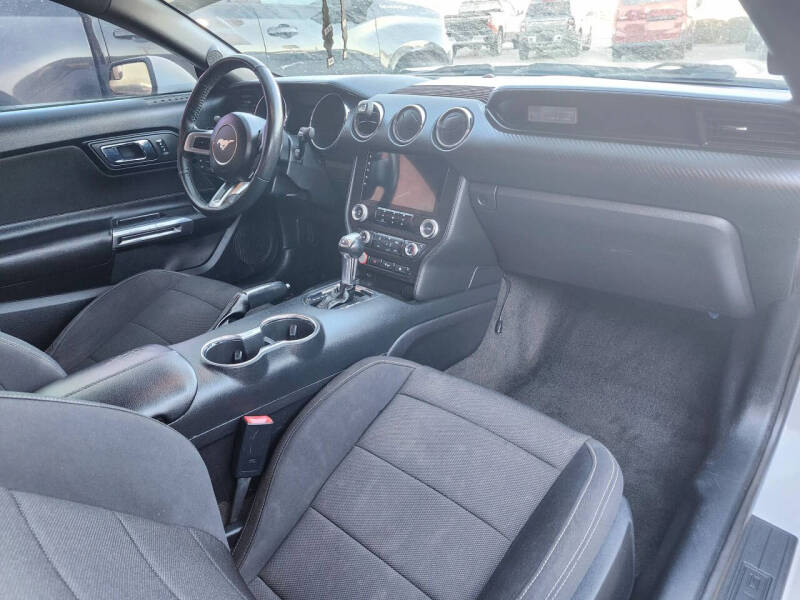 2016 Ford Mustang V6