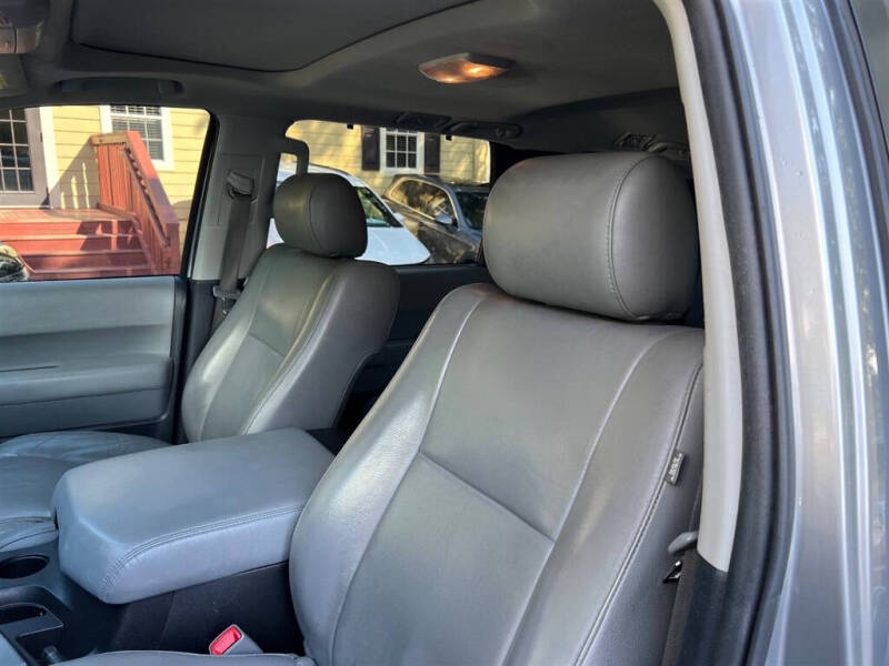 2014 Toyota Sequoia Limited photo 10