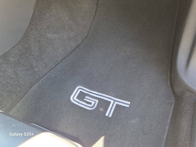 2006 Ford Mustang GT Deluxe