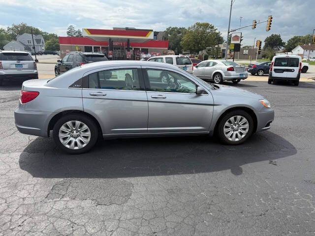 2013 Chrysler 200 LX