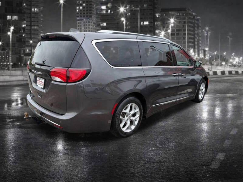 2018 Chrysler Pacifica Touring L Plus