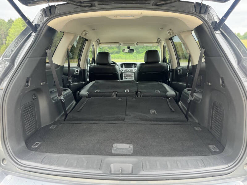 2017 Nissan Pathfinder SL