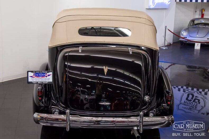 1937 Cadillac Series 85