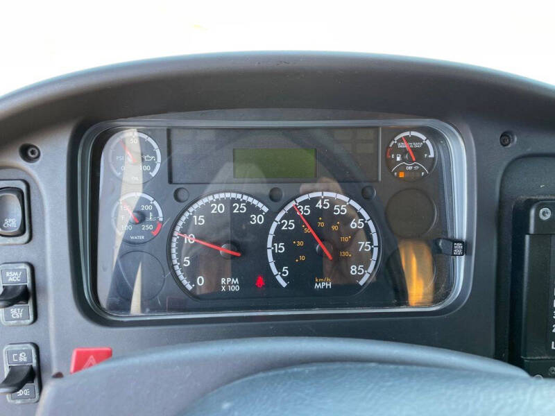 2016 Freightliner M2 106