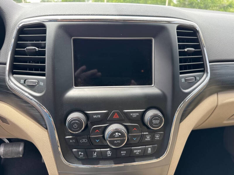 2020 Jeep Grand Cherokee Laredo
