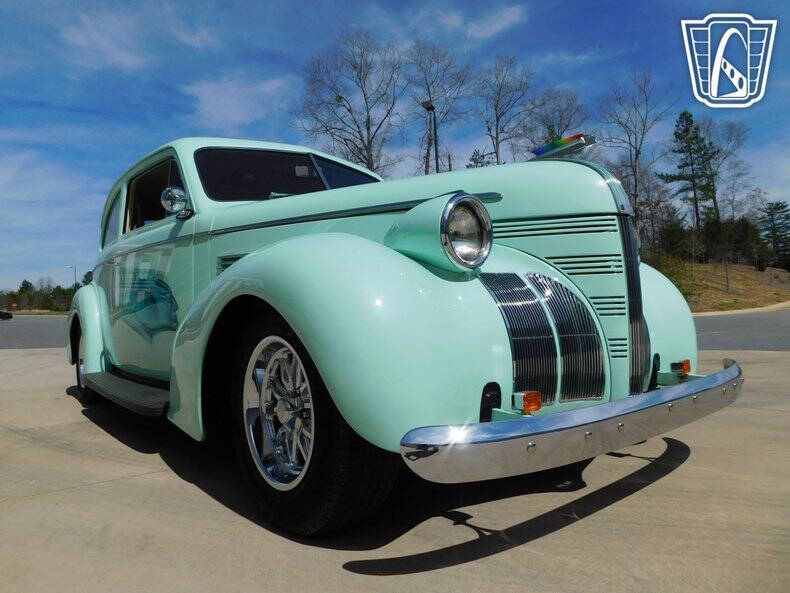 1939 Pontiac Silver Streak