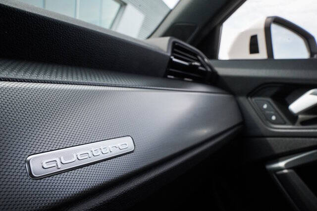 2024 Audi Q3 quattro S line Prem Plus 45 TFSI