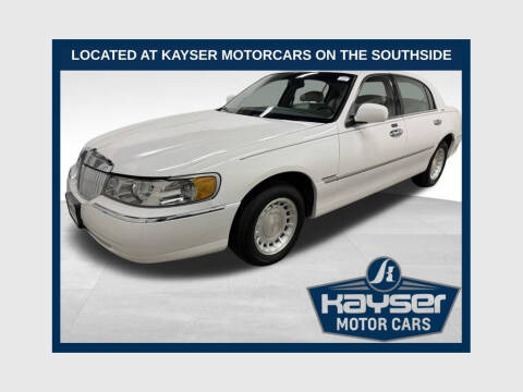 2000 Lincoln Town Car Executive