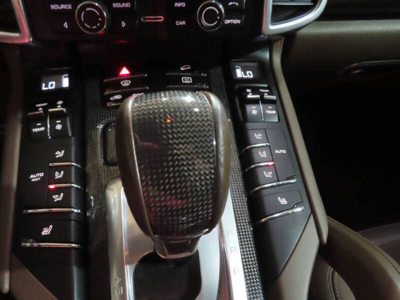2014 Porsche Cayenne GTS