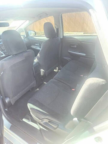 2017 Toyota Prius v Three