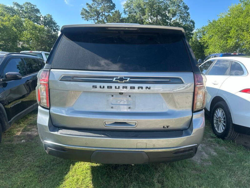2023 Chevrolet Suburban LT