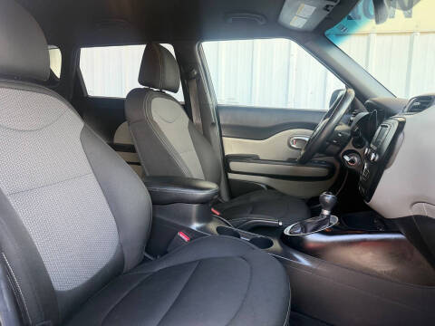 2017 Kia Soul +