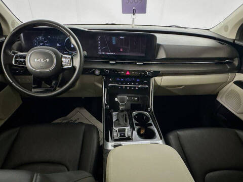 2023 Kia Carnival SX