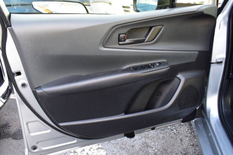 2023 Toyota Prius LE