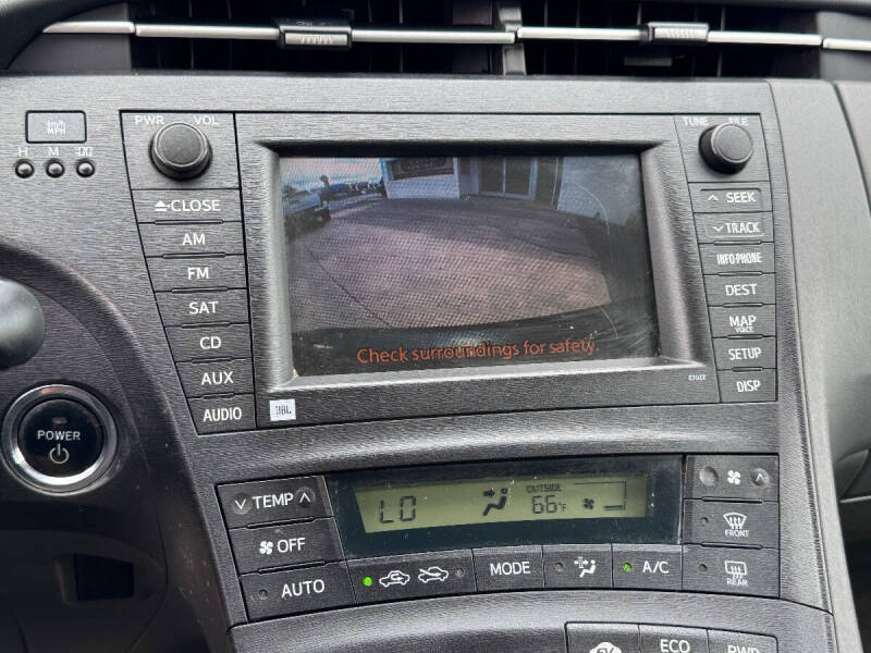 2010 Toyota Prius III