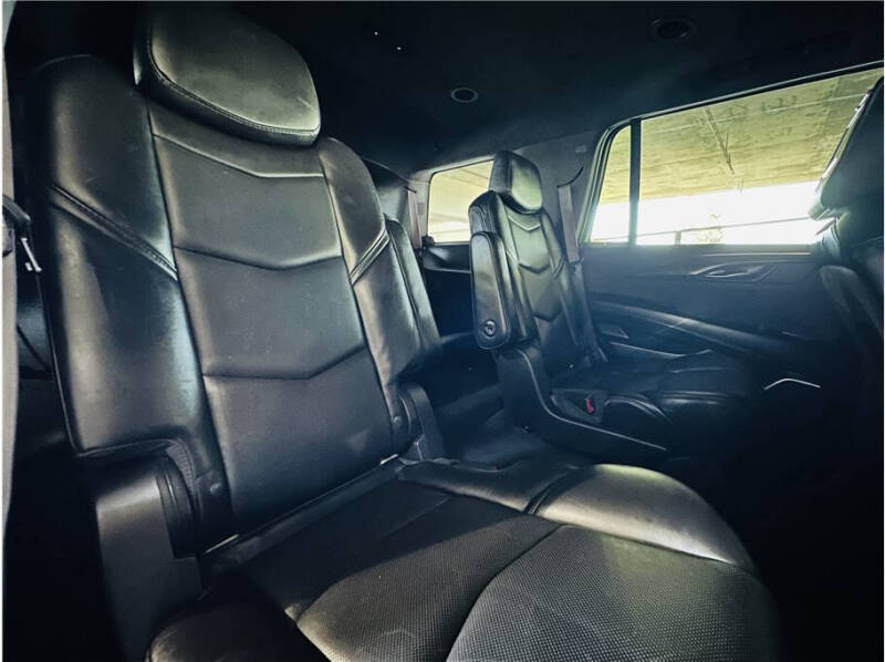 2016 Cadillac Escalade Platinum