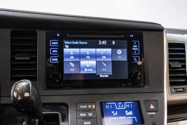 2017 Toyota Sienna XLE Premium 7-Passenger