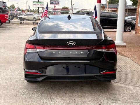 2022 Hyundai Elantra SEL