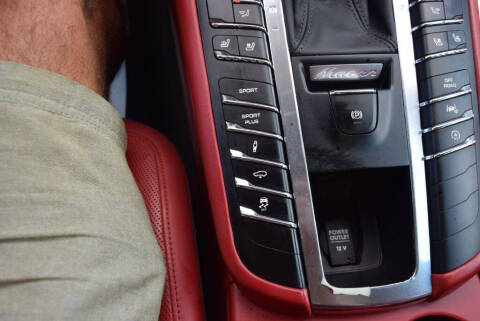 2015 Porsche Macan Turbo