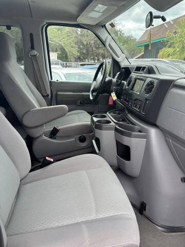 2011 Ford E-Series E-350 SD XLT