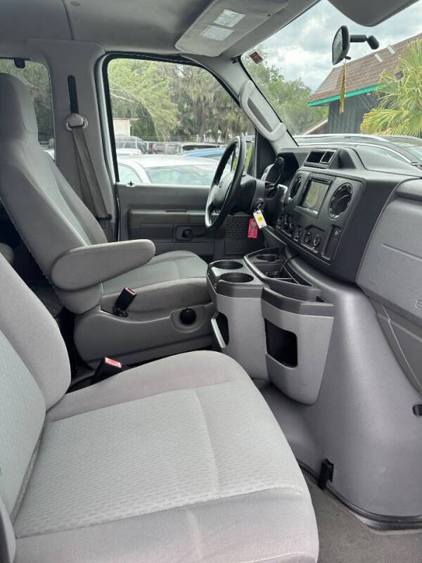 2011 Ford E-Series E-350 SD XLT