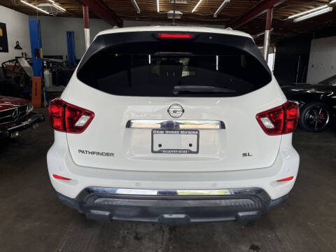 2018 Nissan Pathfinder SL