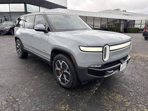 2023 Rivian R1S Adventure