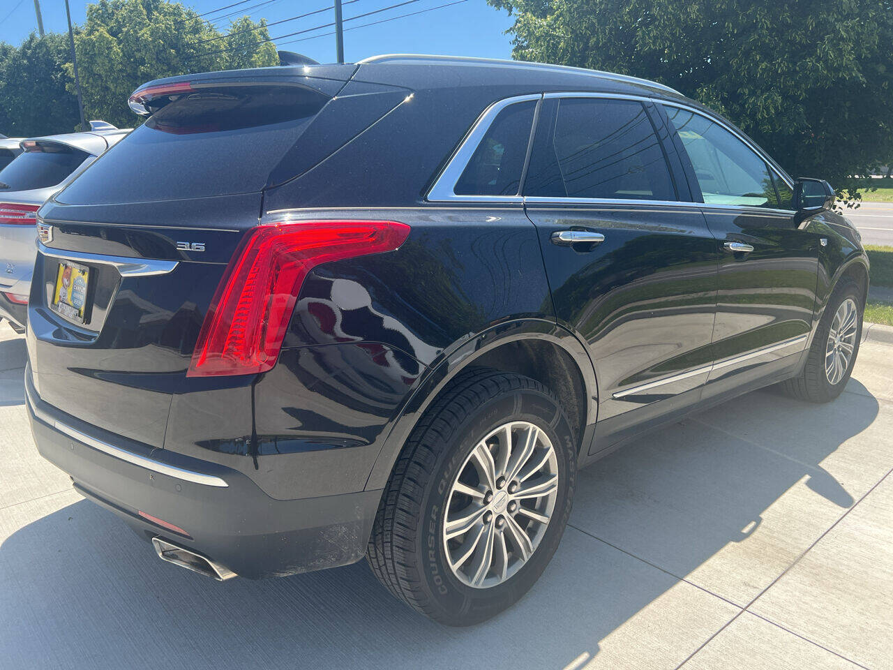 2017 Cadillac XT5 for sale at ORCHARD LAKE AUTO SALES INC in Farmington Hills, MI