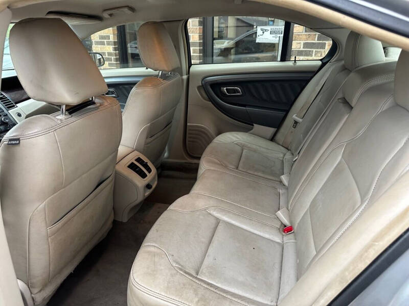 2011 Ford Taurus SEL