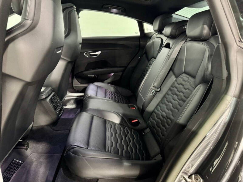 2023 Audi e-tron GT quattro Premium Plus