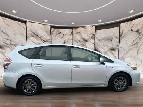 2015 Toyota Prius v Three