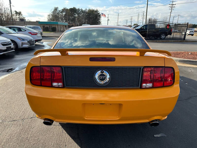 2009 Ford Mustang GT Deluxe photo 6