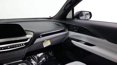 2024 Cadillac LYRIQ Luxury 1