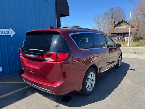 2018 Chrysler Pacifica Touring L Plus