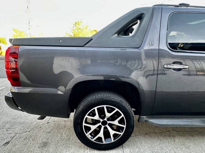 2011 Chevrolet Avalanche LT