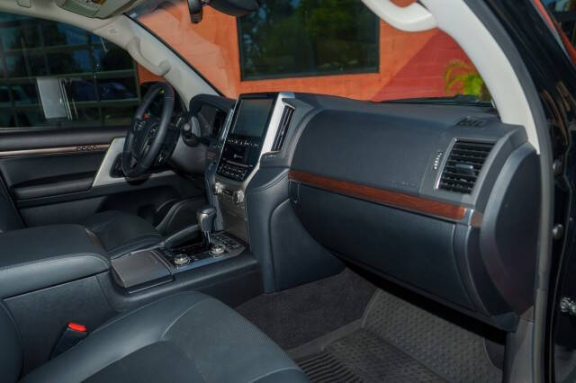 2020 Toyota Land Cruiser