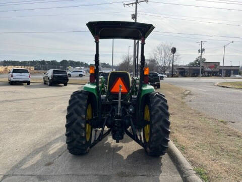 2012 John Deere 4120 TRACTOR