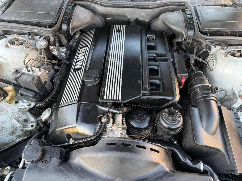 2001 BMW 5 Series 530i