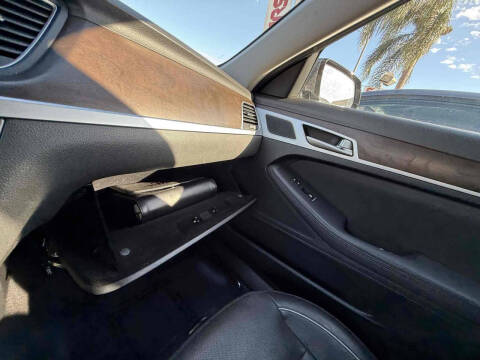 2016 Hyundai Genesis