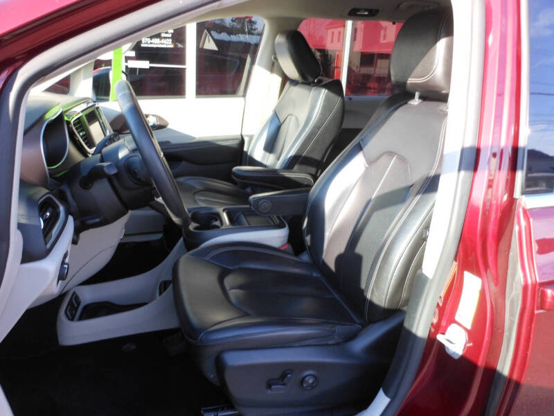 2020 Chrysler Voyager LXi