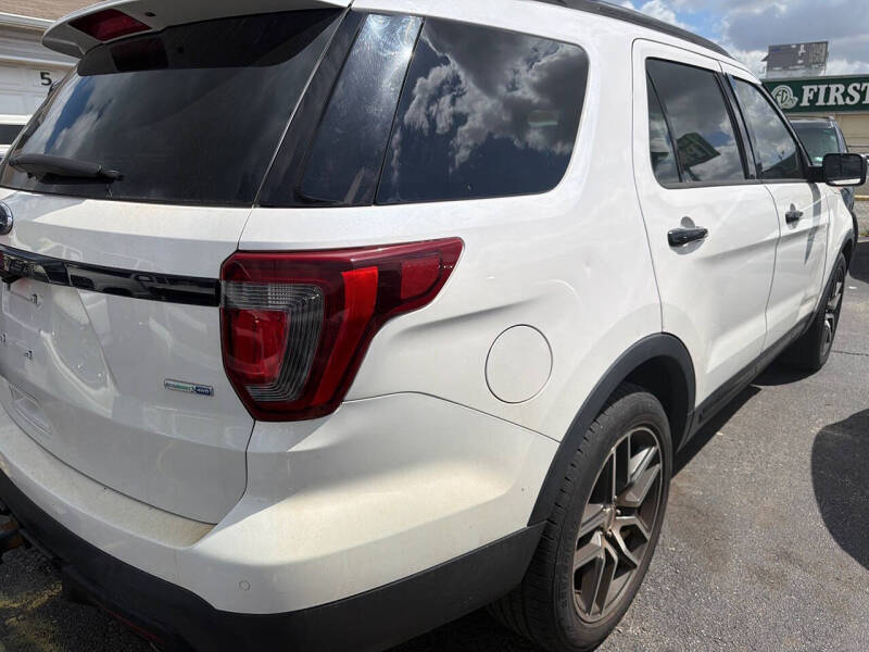2017 Ford Explorer Sport